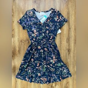 Stitch Fix French Grey Shirley Navy Floral Knit Mini
Dress Size Small
